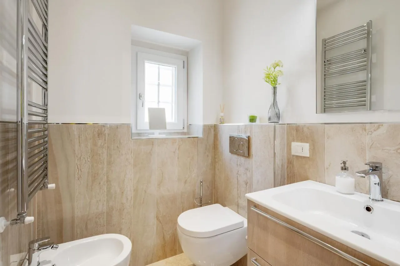 Palazzo Pitti & Ponte Vecchio Cozy Flat Apartment Florence 0*,  Italy
